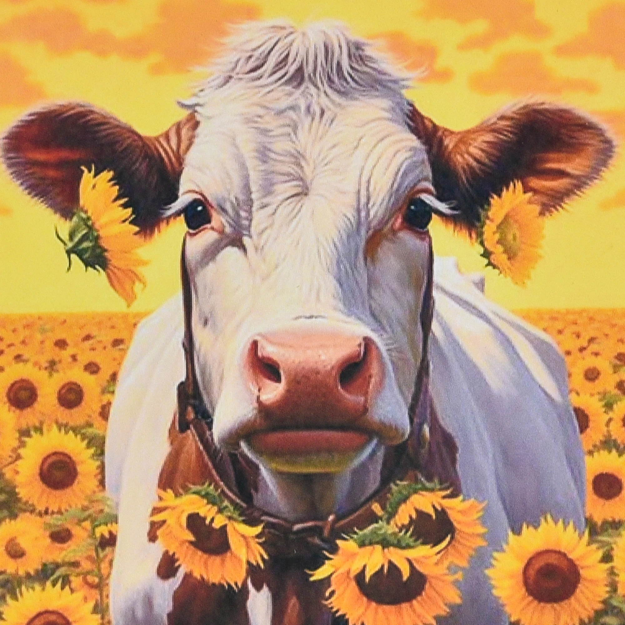 Mozaica cu Diamante 30x30 cm "Văcuța pe fundalul florii-soarelui"