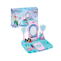 Set oglindă cu accesorii pentru înfrumusețare